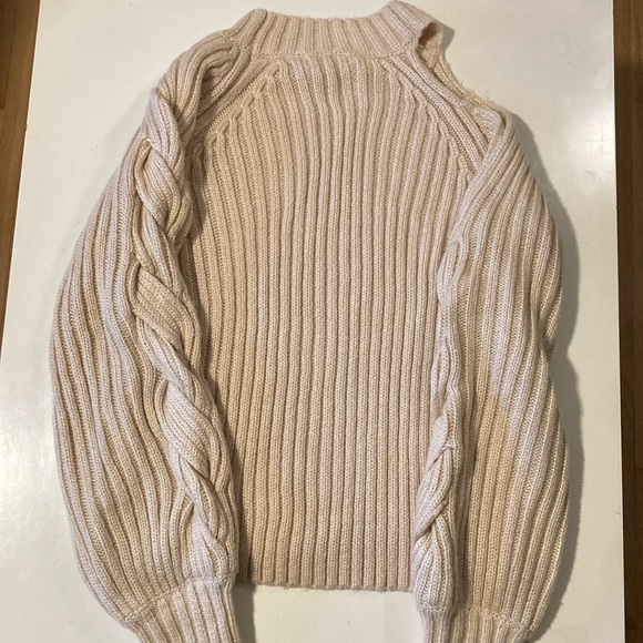 Revolve 525 America Braided Sleeve Cold Shoulder Sweater Beige Small - Picture 7 of 7